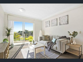 2 Bedroom Palazzo Colonnades Apartment, Surfers Paradise